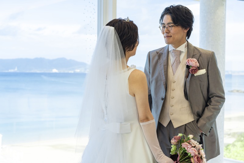 穏やかな表情で