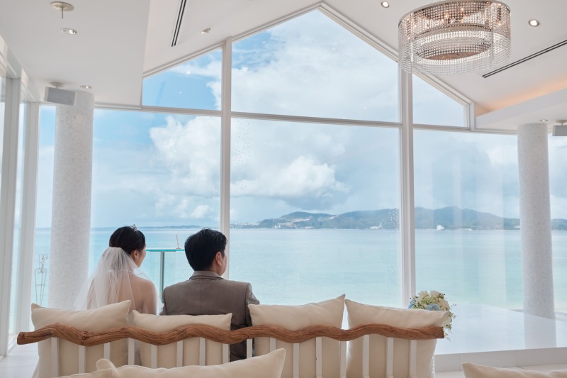 くつろぎながら