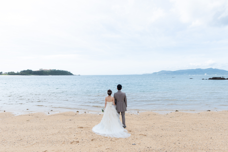 青く広がる空と海
