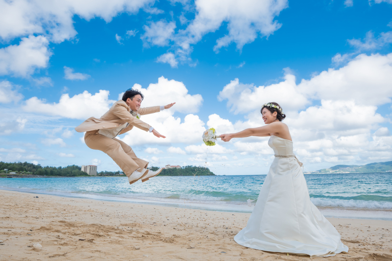 吹っ飛ぶ新郎様っっ!!!!