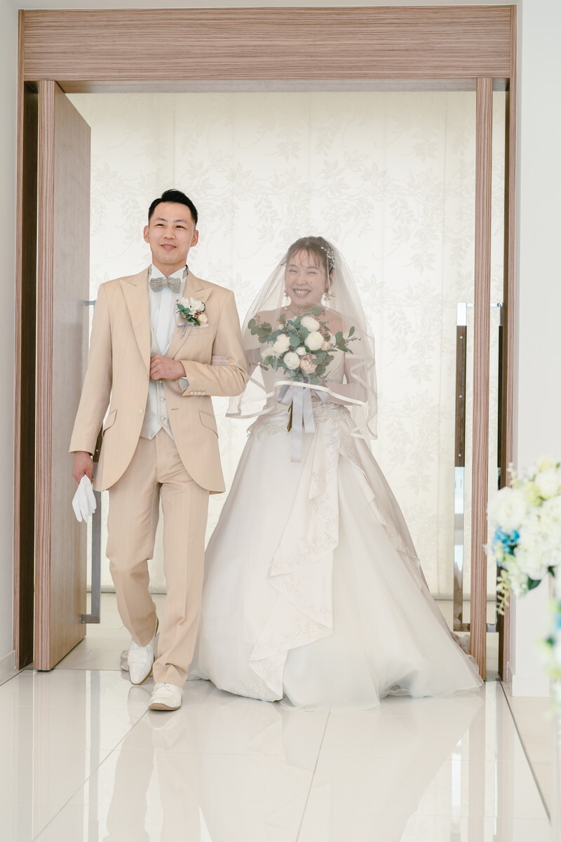 挙式のご様子　－新郎新婦 入場－