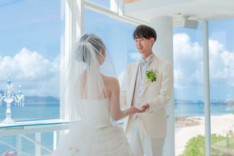 広い海を眺めながら