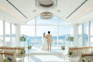 明るいチャペルで