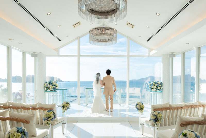 明るいチャペルで