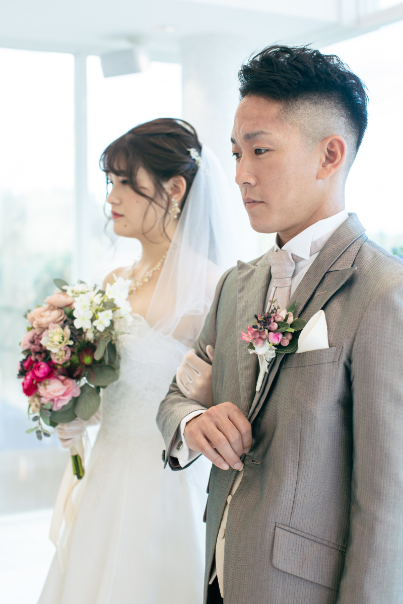 緊張の面持ちで