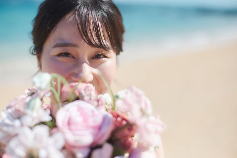 ブーケでお顔を隠して・・・♡