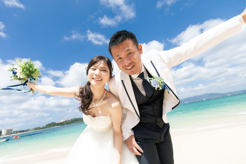 真夏のビーチにも負けない笑顔♡