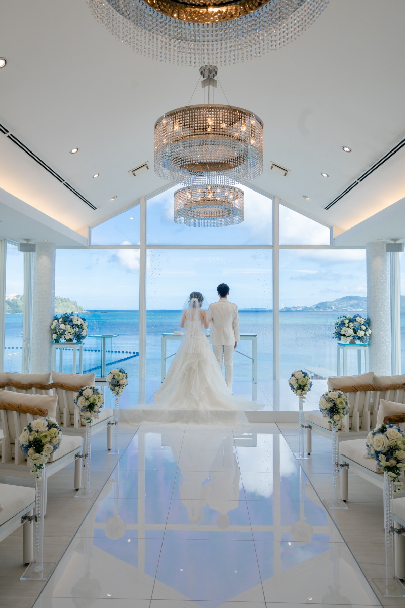 広い海を眺めながら