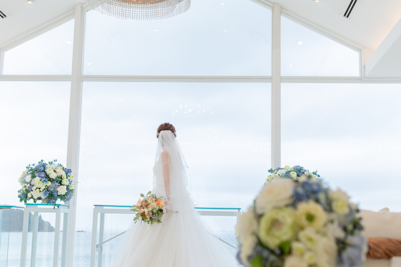 空を見上げる美しい佇まい