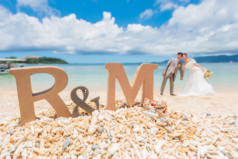 イニシャルブロック越しのおふたり♡