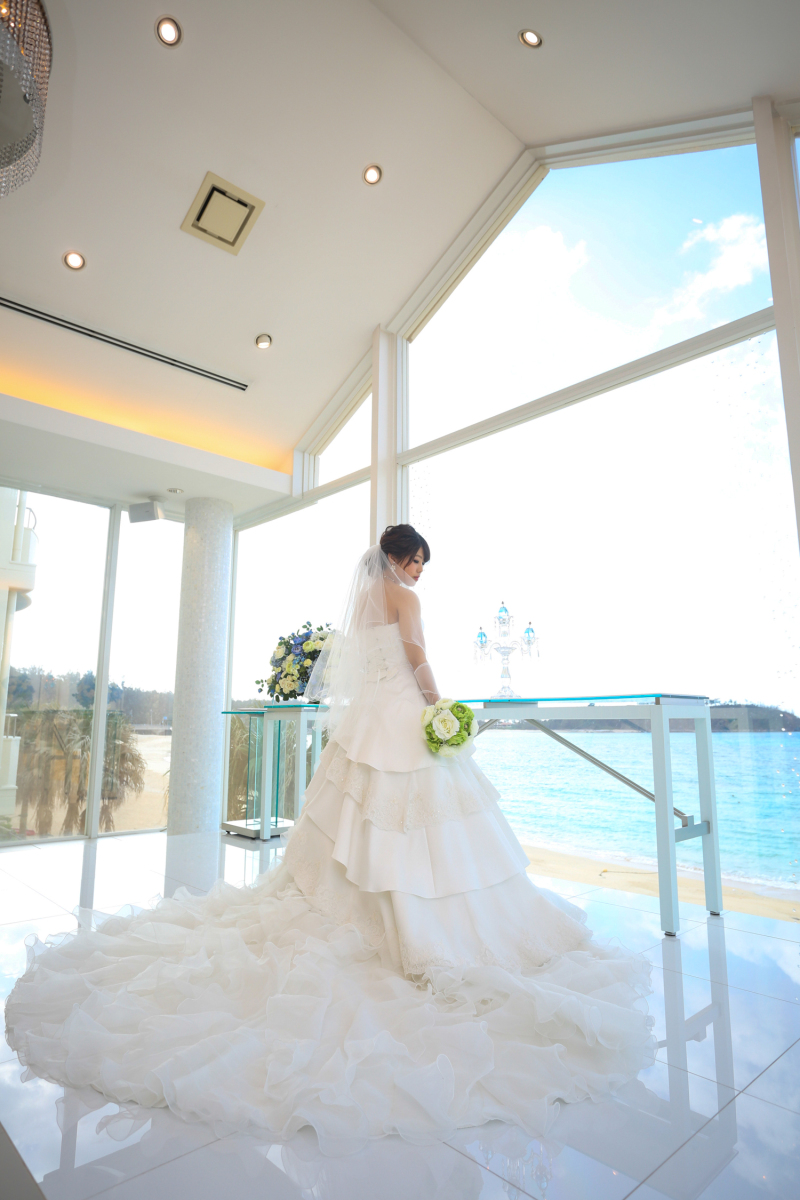 海が一望できるチャペルでのリゾートウェディング