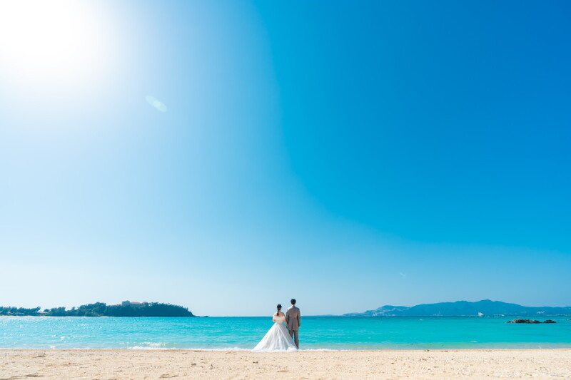 チャペル目の前の『喜瀬ビーチ』にて撮影スタート♪