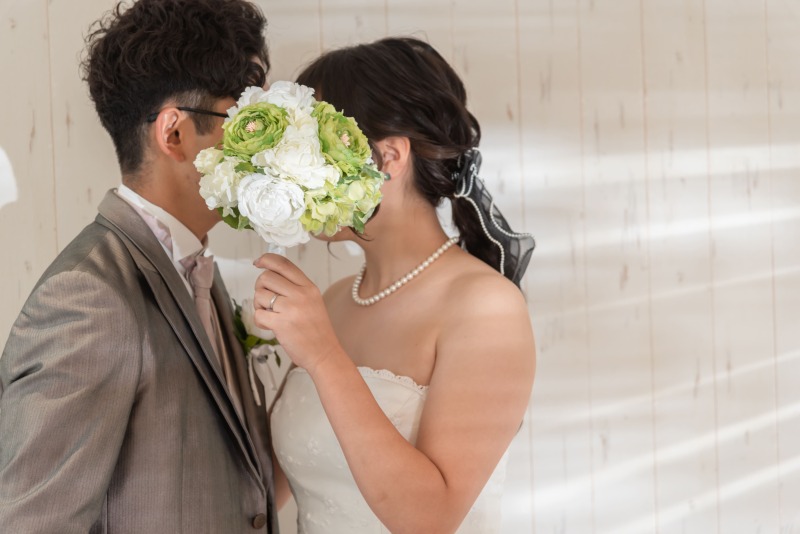 やわらかにお二人を照らす光