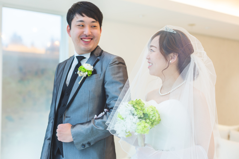 見つめ合いながら