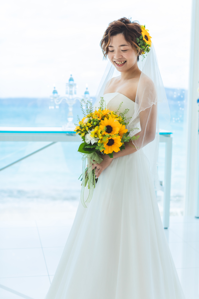 可愛い笑顔のご新婦様