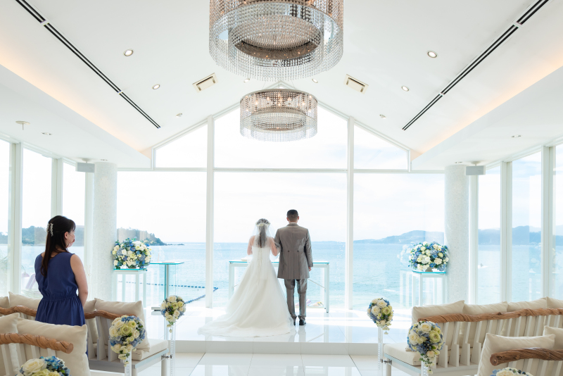 広い海を眺めながら