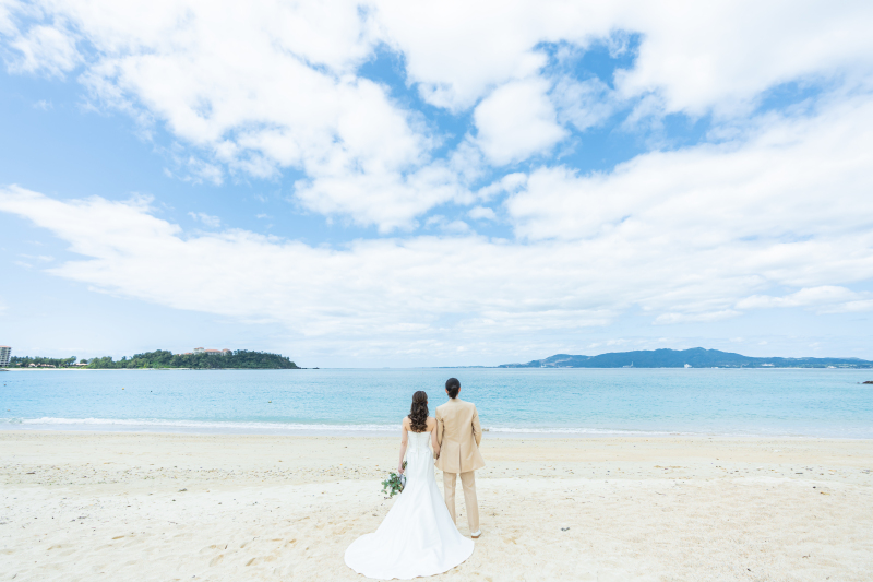 広い海を眺めながら