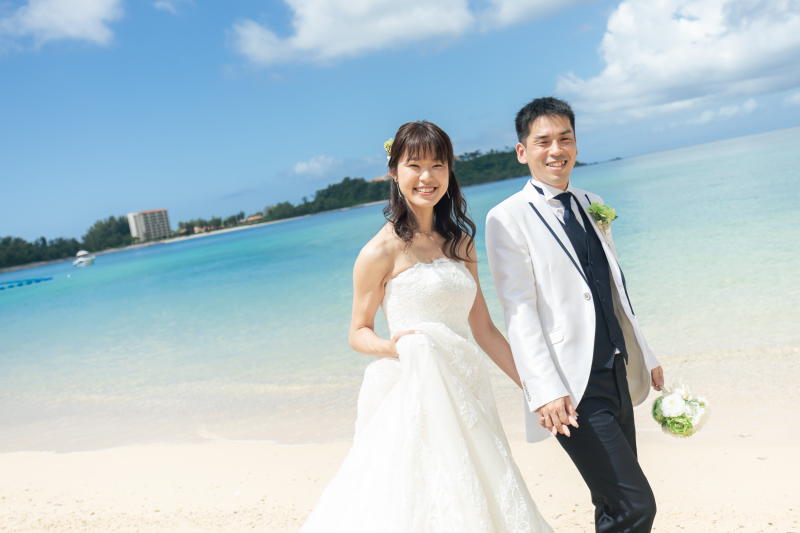 ビーチに降りて