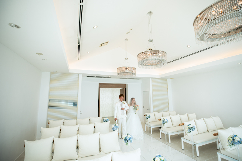 扉が開き・・・