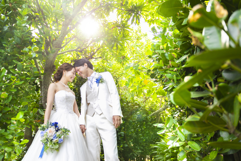 OKINAWA ワタベウェディング_ガーデンで撮影できる