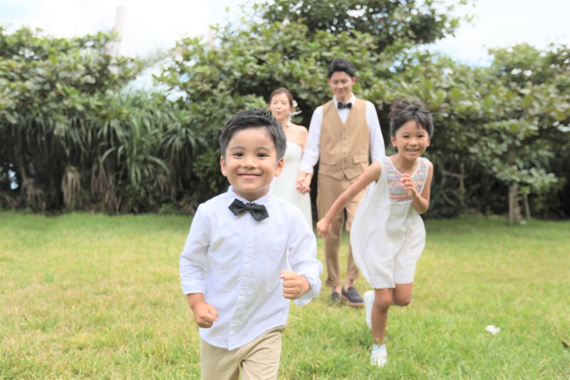 OKINAWA ワタベウェディング_ガーデンで撮影できる