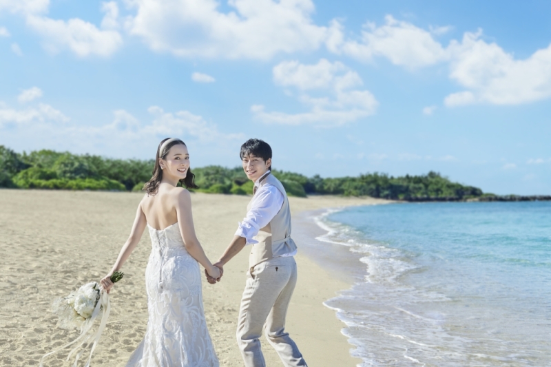 OKINAWA ワタベウェディング_海で撮影できる
