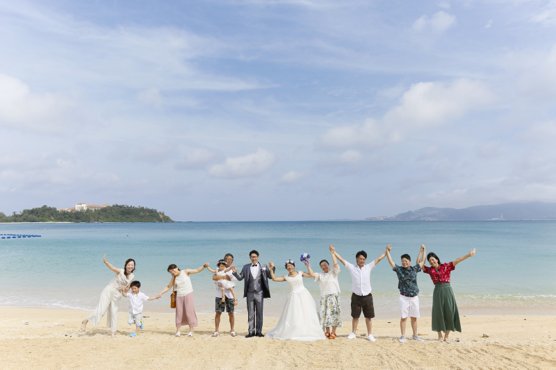 OKINAWA ワタベウェディング_海で撮影できる