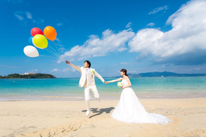 OKINAWA ワタベウェディング_海で撮影できる