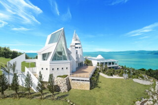 OKINAWA ワタベウェディング_★新会場取り扱いスタート★古宇利島 空と海の教会