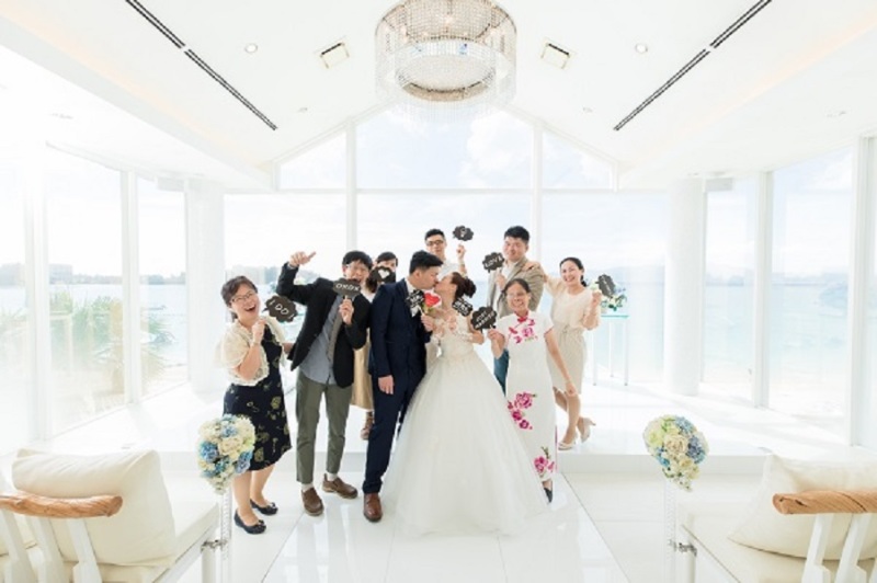 OKINAWA ワタベウェディング_家族・友人を撮影に呼べる