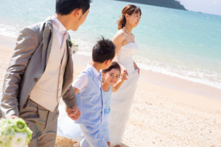 OKINAWA ワタベウェディング_お子さまと一緒に❤ファミリーフォト♪
