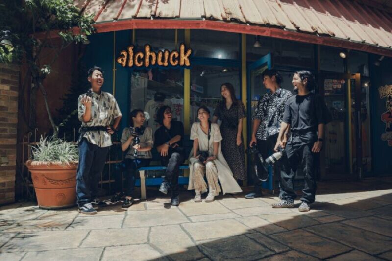 沖縄で出会う絶景と　その日の「音」を織り交ぜて何年先も宝物になるウェディングシネマを。プロペラ琉球は　完全オーダーメイドの特別な映像をご提案します。見積・ご相談はお気軽にお問い合せください。