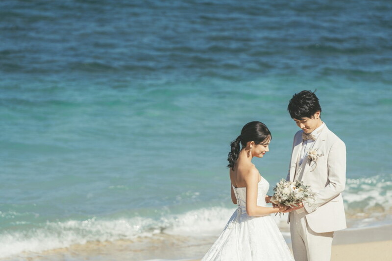 【恩納村/万座の教会】◉Photorait限定◉≪10月申込≫「新郎美容オプション」半額クーポン付|チャペル+ビーチ100カット