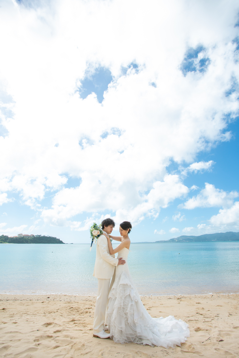 【恩納村/万座の教会】手軽にサクッと♪フォト1枚プラン◇沖縄の青い海でステキな1枚を!|ビーチ1カット|衣裳|ヘアメイク