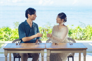 【会食付プラン】本格チャペル&ガーデン&ビーチ150カット+私服会食|おふたりでもご家族でも♡選べる衣裳60着込みで安心!