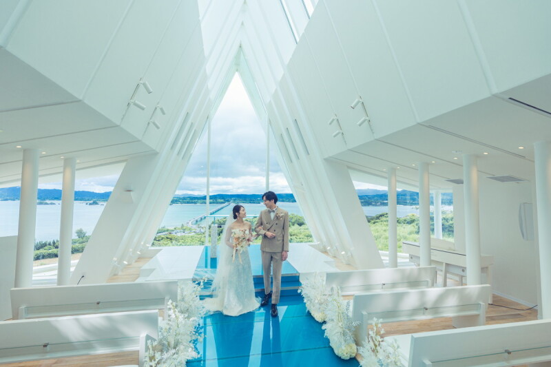 【雨天保証付／古宇利島 空と海の教会】挙式つきプラン❀チャペル＆ビーチ100カット｜洋装1点｜全データ｜ヘアメイクこみこみ♬