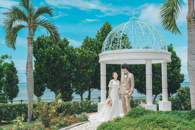 【会食付プラン】本格チャペル&ガーデン&ビーチ150カット＋私服会食｜おふたりでもご家族でも♡選べる衣裳60着込みで安心！