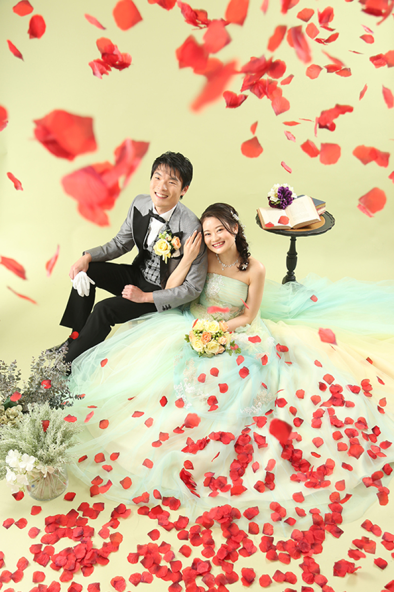 最後はカラードレス