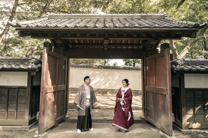 まずは門の前で♪