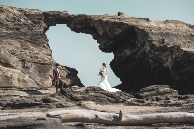 馬の背洞門にて