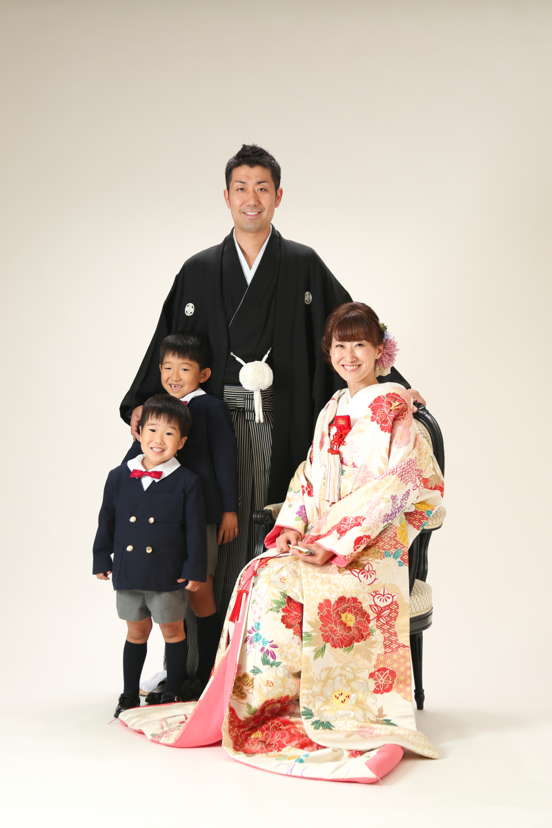 子どもたちもおめかし♡家族写真