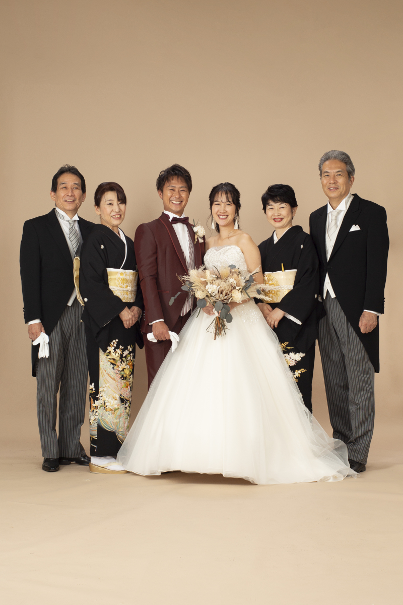 ♢和装+洋装+留袖+モーニング♢スタジオファミリーフォトプラン【全データ/ご家族様の衣裳・着付けヘアメイク込】
