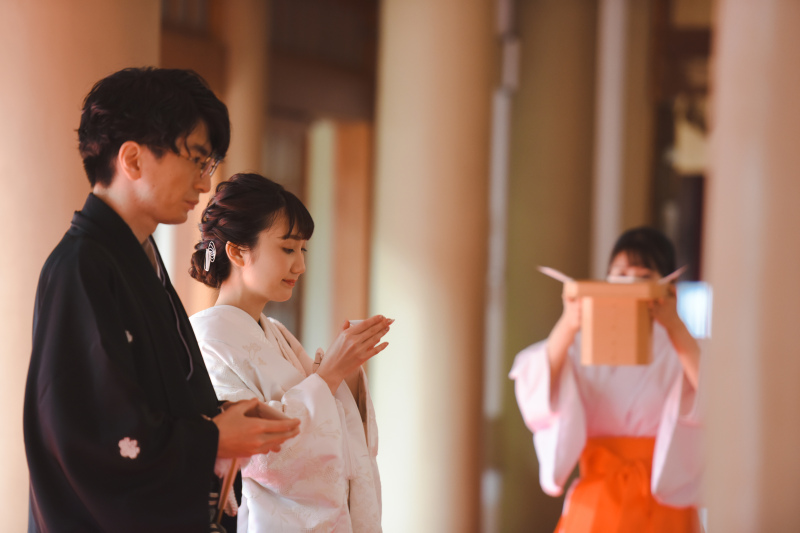 【10月撮影限定】♢白無垢+色打掛♢東郷神社ロケーション【奉告祭/和室/全データ/アテンド同行/移動費込/400着から選べる】