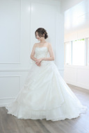 ウェディングドレスKW-８(取り寄せ衣裳)