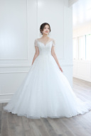 ウェディングドレスKW-42(取り寄せ衣裳)