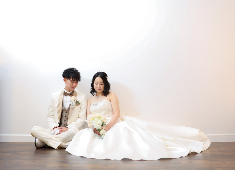 真っ白なタキシ-ド&ドレス