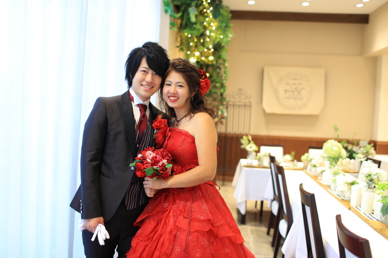 相性ばっちりのドレスとタキシード