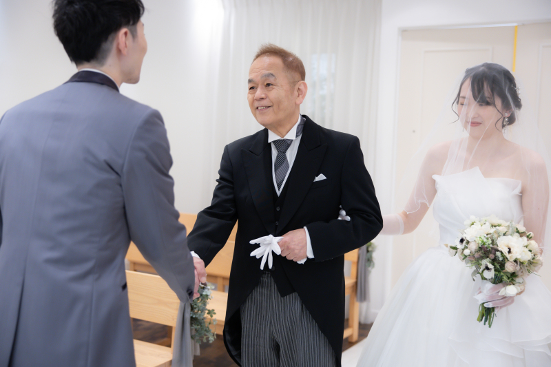 バージンロードをお父様と歩きました