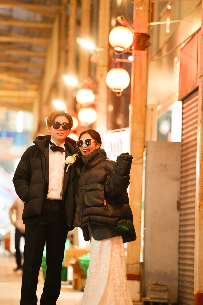 サングラスをかけて