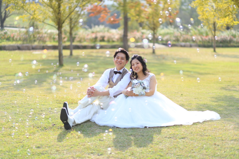 緑の広場でシャボン玉